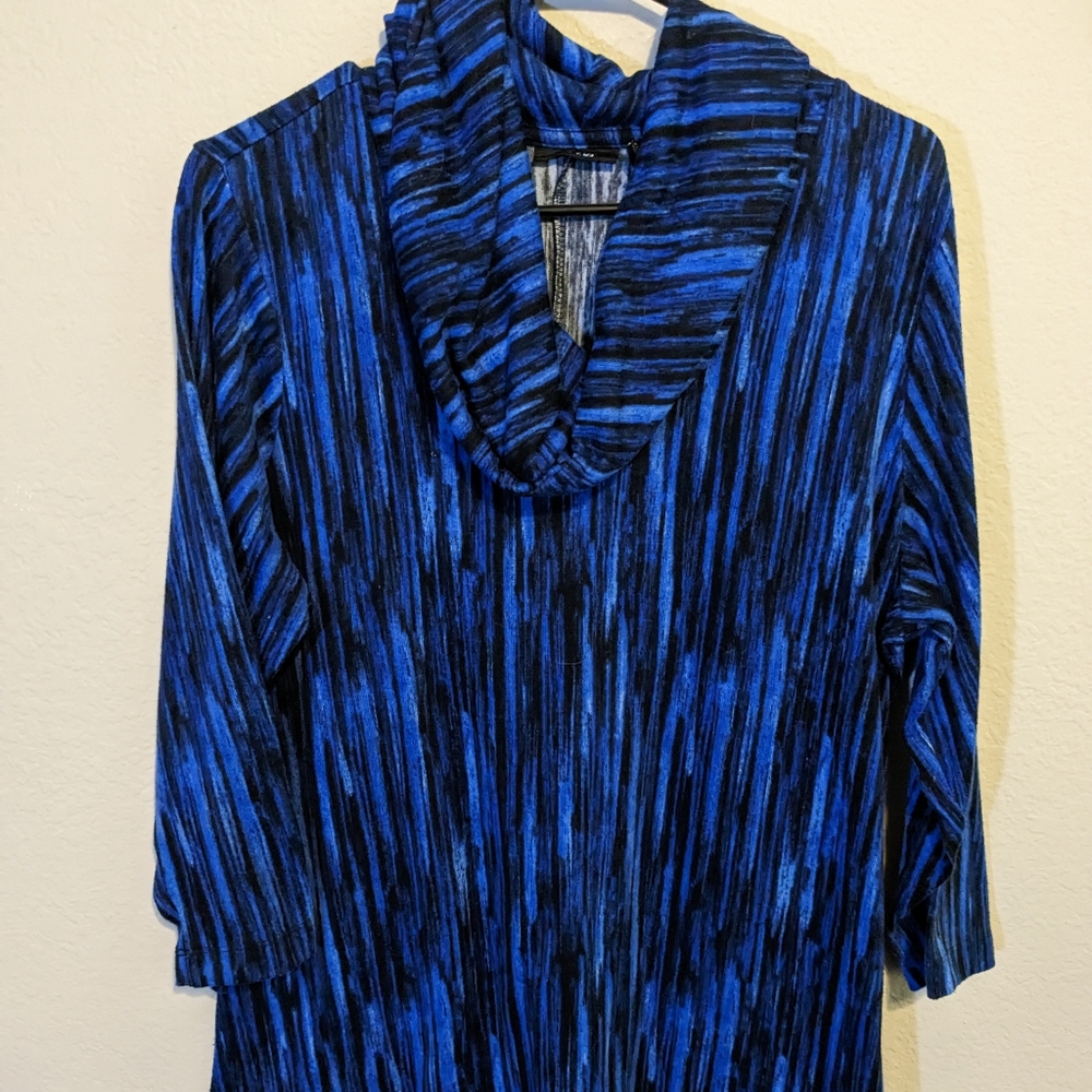 Cowl neck shark bite hem 3/4 length sleeve